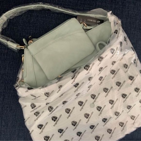 Purse, Handbag Roomy Multiple Pockets Special Carry Sides For Your Bang😉. - Picture 4 of 8